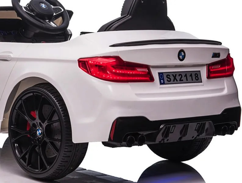 Carro elétrico para crianças até aos 5 anos BMW M5, 24V, Pneus Borracha, Bateria lítio, Controle remoto Branco
