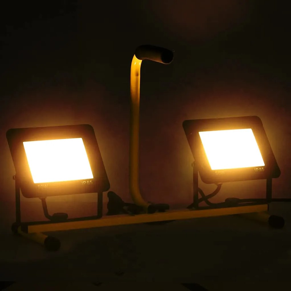 Projetor c/ iluminação LED e pega 2x50 W branco quente