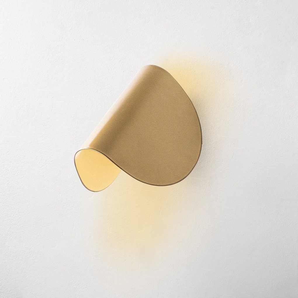Lâmpada de Parede Heybe – Dourada – 17cm x 12cm x 13cm