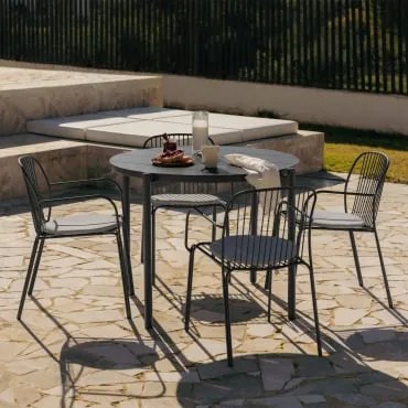 Conjunto De Mesa Redonda Ø110 Cm Em Alumínio Elton E 4 Cadeiras De Jardim Com Apoios De Braços Em Aço Anerina Cinza Grafito - Sklum