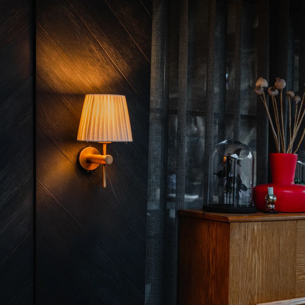 Candeeiro de parede moderno branco com bronze - Pluk