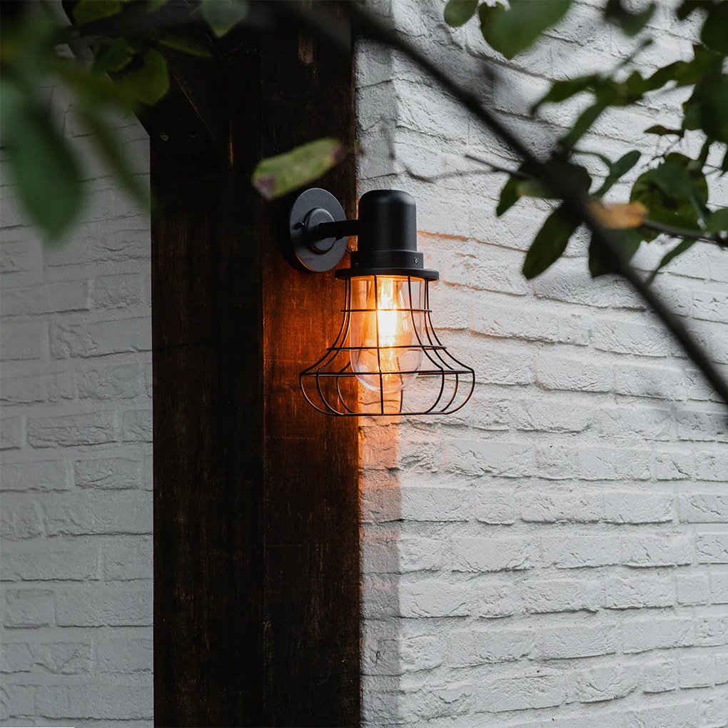Candeeiro de parede exterior rústico preto IP44 - Moreno