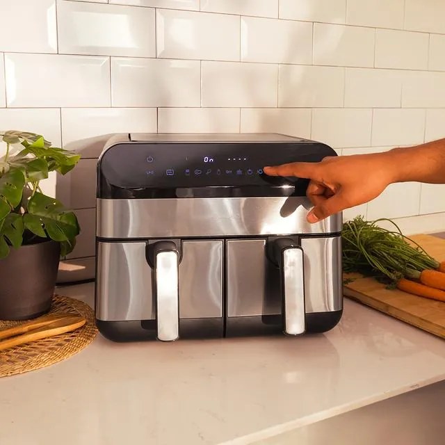 Fritadeira Digital Cecofry Advance 9000 Inox com 9 L de capacidade e 2800 W de potência