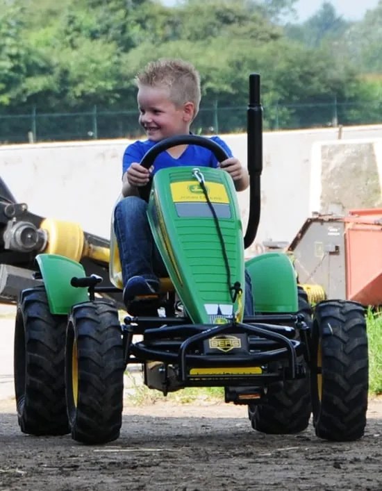 BERG BERG JOHN DEERE BFR-3 Kart A PEDAIS CRIANÇAS E ADULTOS +5 ANOS (3 Velocidades)