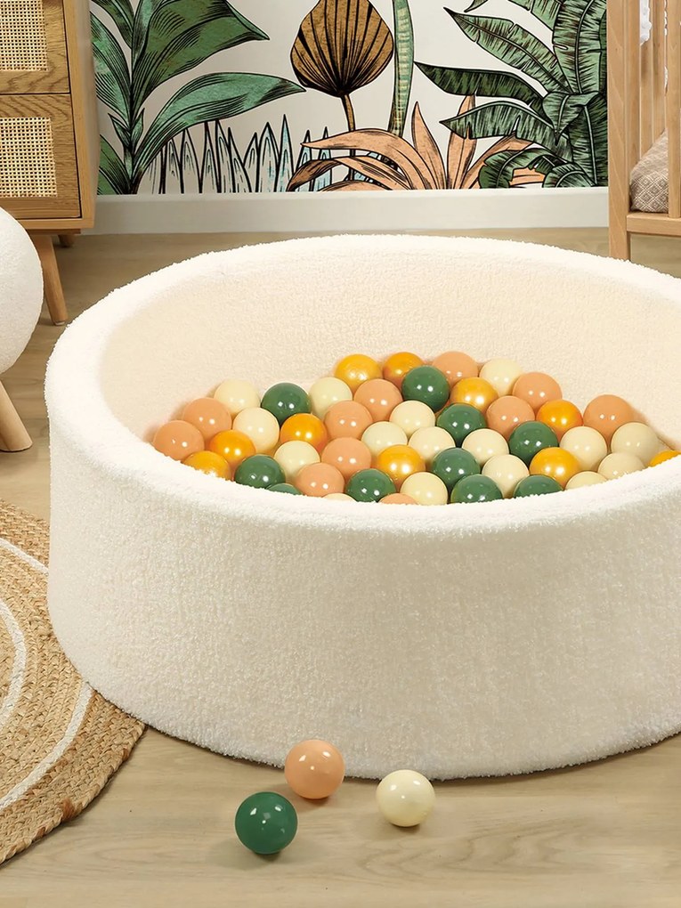 Piscina de bolas em peluche multicolor