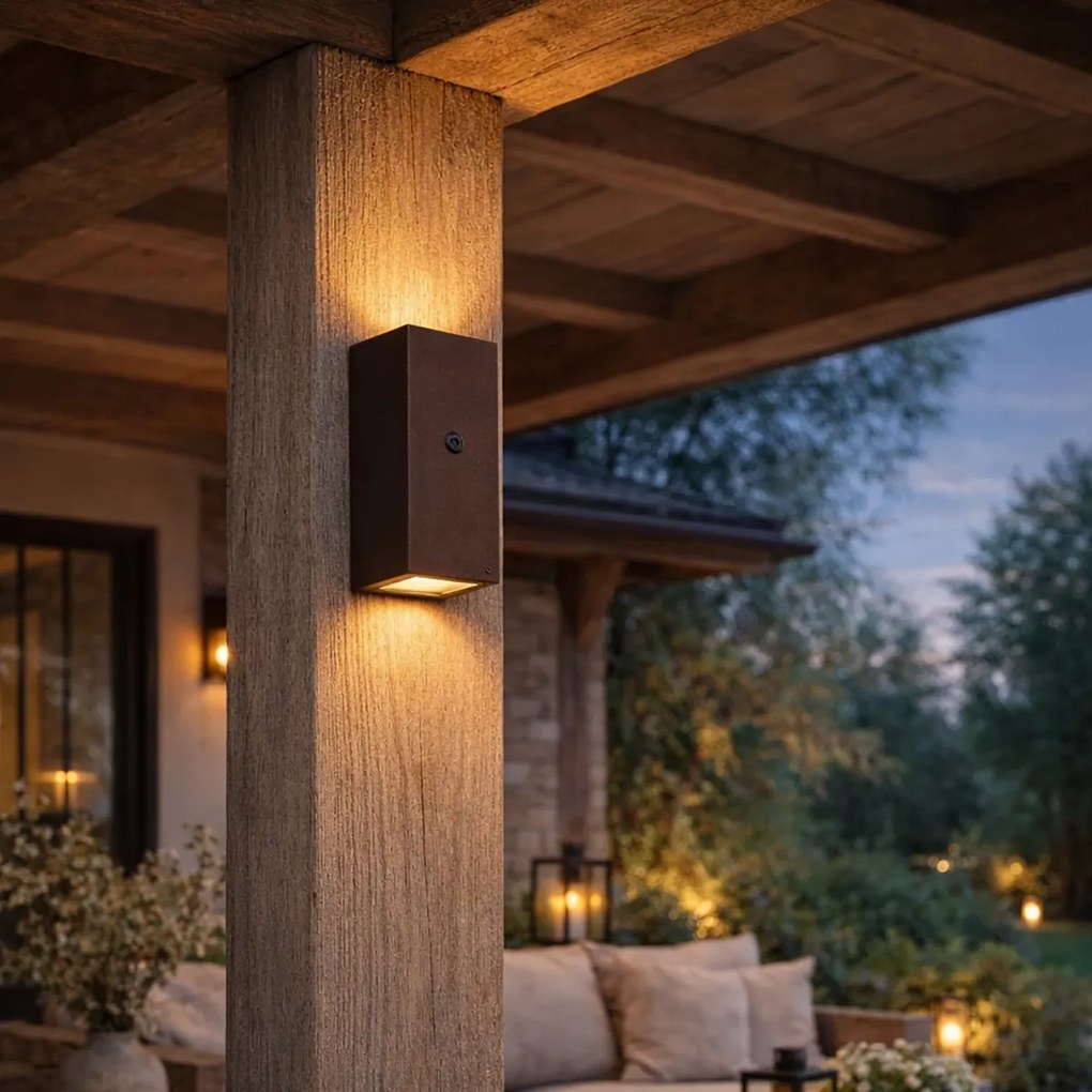 Aplique marrom ferrugem 2 luzes GU10 AR70 IP44 com sensor claro-escuro - Baleno