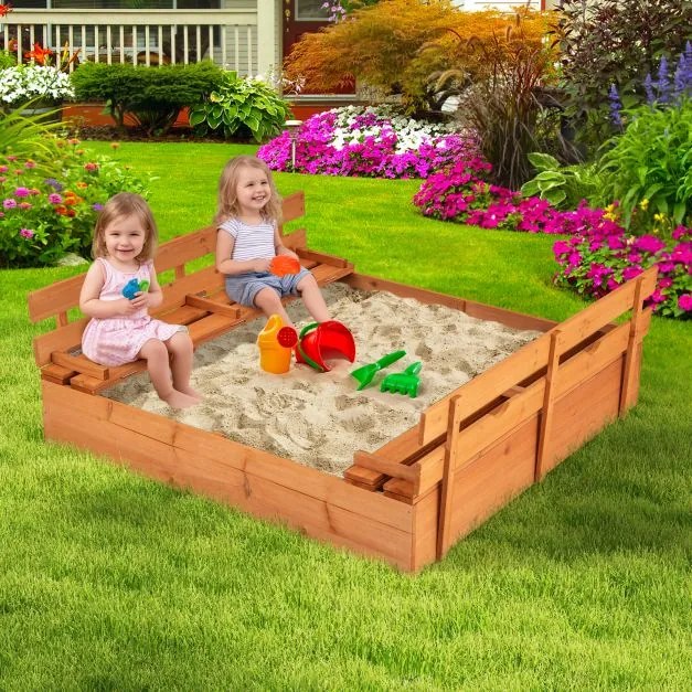 Caixa de areia para crianças com bancos de madeira, tampa e feltro para o chão, 120 x 120 cm Natural