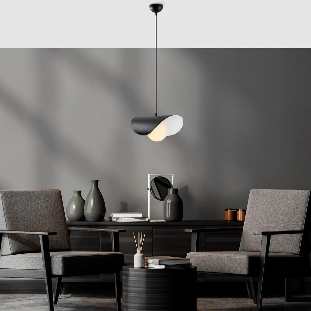 Chandelier Camel 6 – Preto/Branco – 32 x 38 cm
