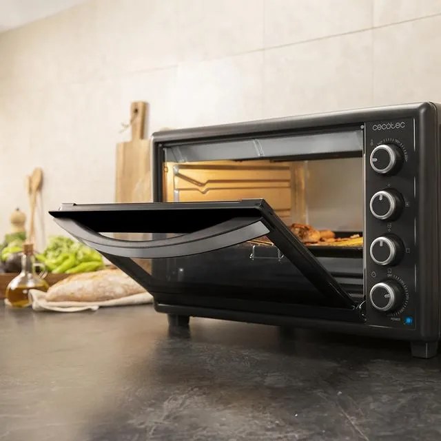 Mini-Forno com capacidade de 60 litros Bake&Toast 6090 Black Gyro, 12 funções combináveis, alta potência de 2200 W e espeto rotativo Preto