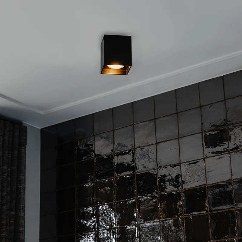 Projetores modernos pretos - Qubo