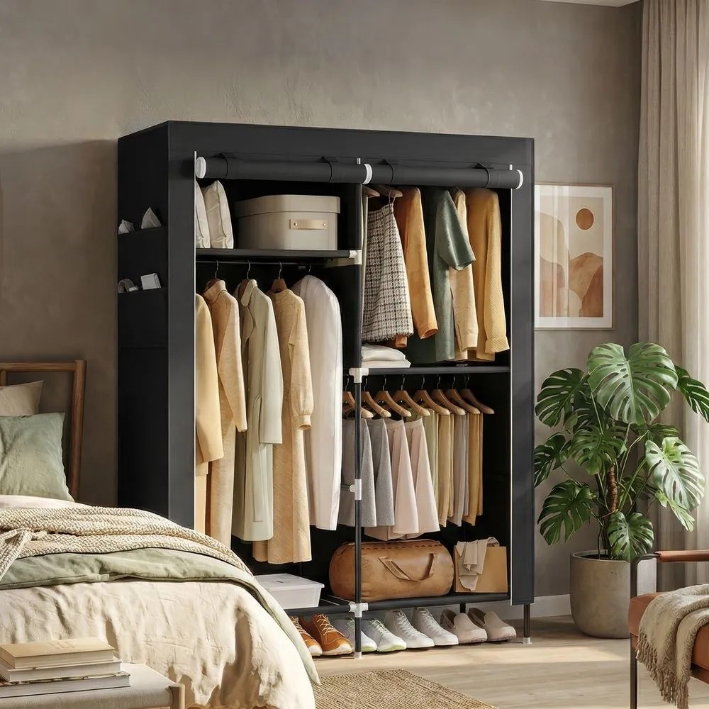 Guarda roupa  45 x 127 x 180 cm, em tecido e plástico com bolsos laterais preto