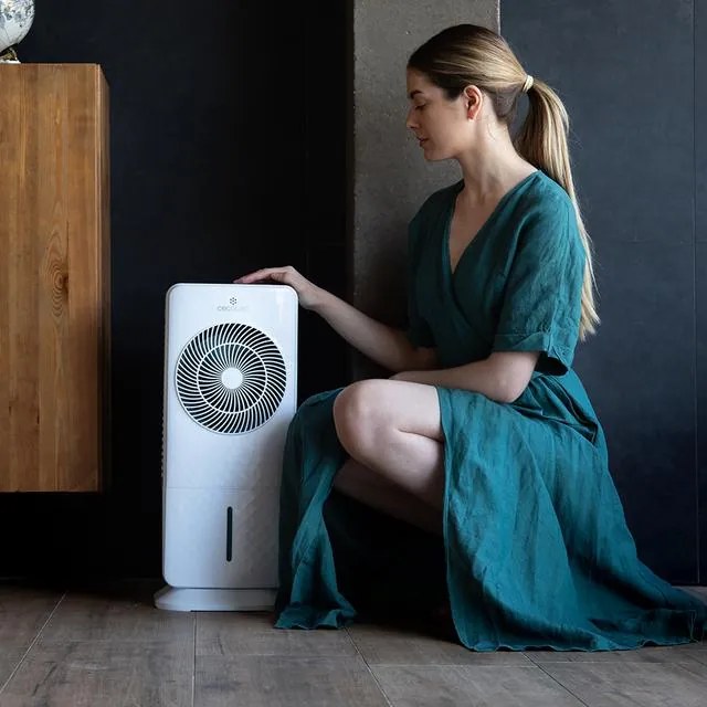 Climatizador evaporativo de 65 W EnergySilence 3500 Cool Compact Smart , capacidade do depósito de 3,5 L, controlo tátil e remoto, 3 velocidades, temp