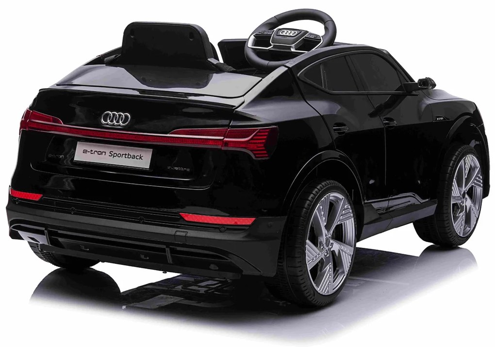 Carro elétrico para crianças Audi E-tron Sportback 12V, comando remoto 2,4 GHz, entrada USB/AUX, suspensão, bateria de lítio, luzes LED, 2 motores de