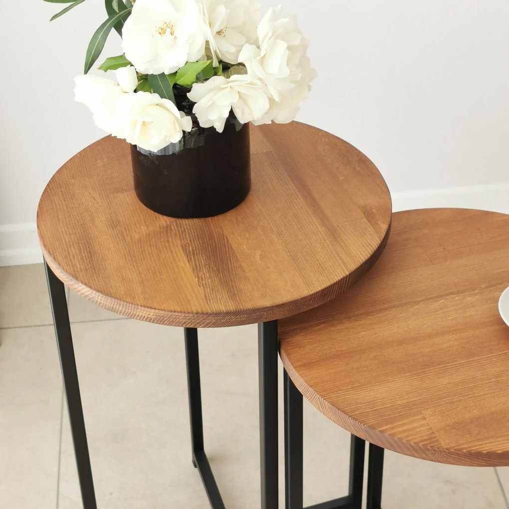 Mesa de Centro Neta – Carvalho – Grande: 35x55x35 cm / Pequena: 35x50x