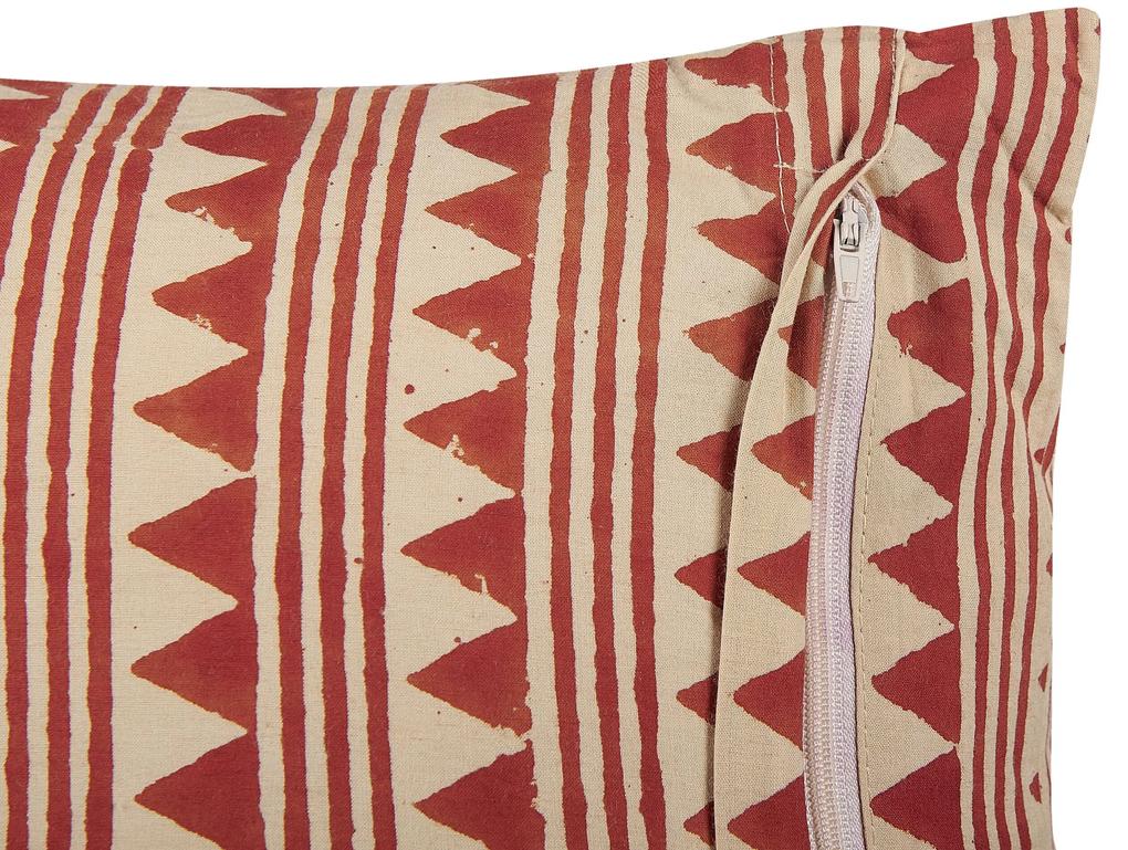 Almofada decorativa com padrão geométrico em algodão vermelho e creme 45 x 45 cm DEGLUPTA Beliani