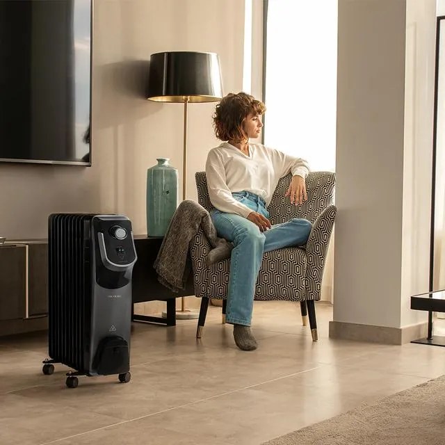 Radiador a óleo Cecotec ReadyWarm 11000 Space 360º Preto com 11 Módulos, Baixo Consumo, 2500 W, 3 Níveis, Gerenciamento de Cabos, Tecnologia 360, Sist