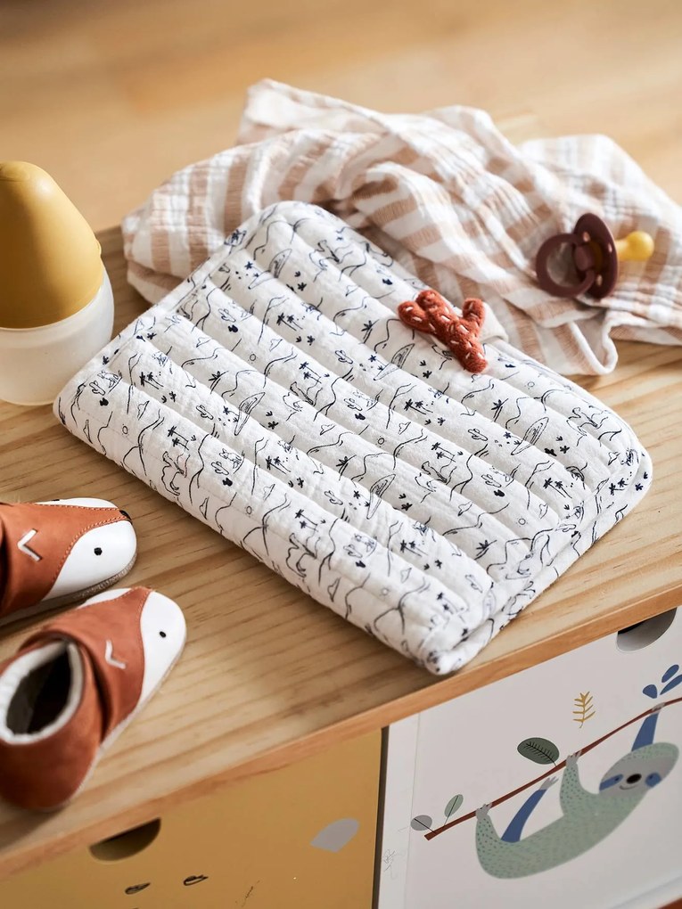 Capa para boletim de saúde, em gaze de algodão branco medio estampado