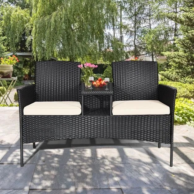 Conjunto de mesa e sofá em vidro de rattan PE com almofadas moderno para jardim, piscina, pátio 138 x 61 x 85 cm Almofadas Brancas