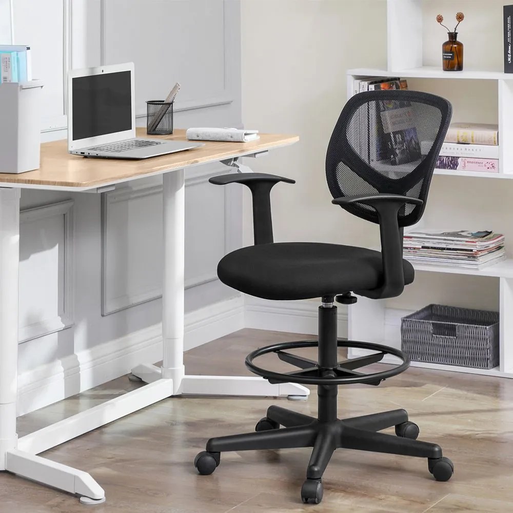 Conjunto de 2 Cadeira de escritório ergonómicas com braços, altura do assento 55-75 cm  giratória alta com anel para os pés ajustável, capacidade de c