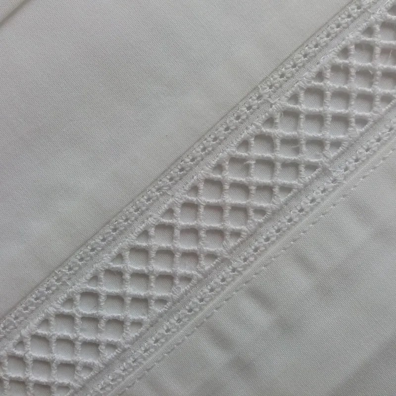 180x200 cm - Jogo de lençóis 100% algodão percal branco com renda aplicada: cama 180cm - 1 lençol ajustavel 180x200+30 cm + 1 lençol superior 260x300 cm  + 2 fronhas 50x70 cm