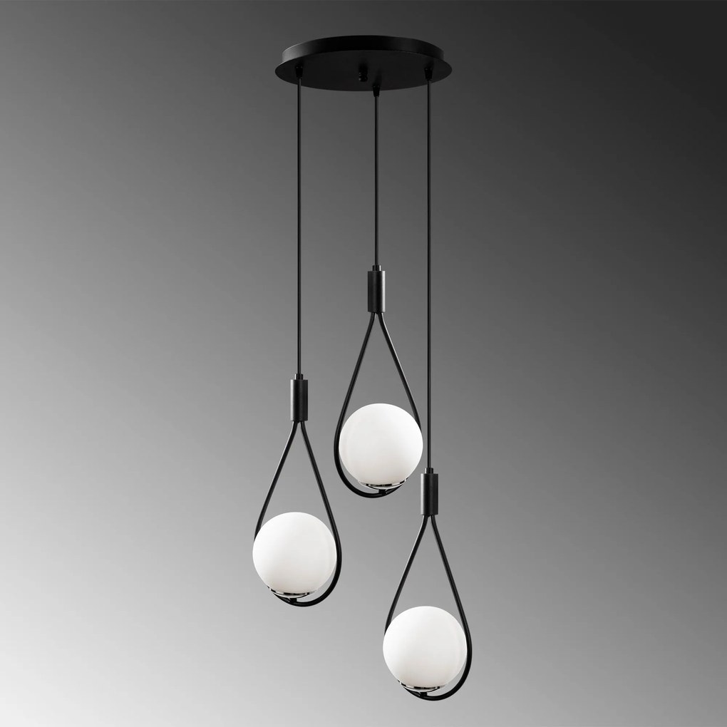 Chandelier Mudoni – Preto – Diâmetro: 46 cm; Altura: 136 cm