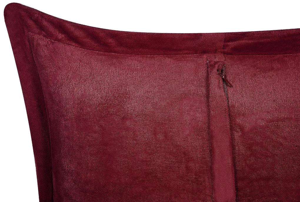 Conjunto de 2 almofadas em bombazine vermelho escuro 43 x 43 cm ZINNIA Beliani