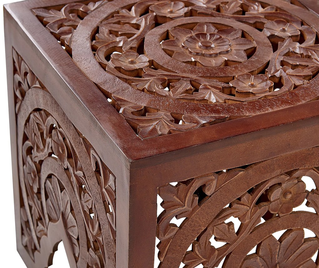 Conjunto de 2 mesas de apoio em madeira escura SHUKUR Beliani