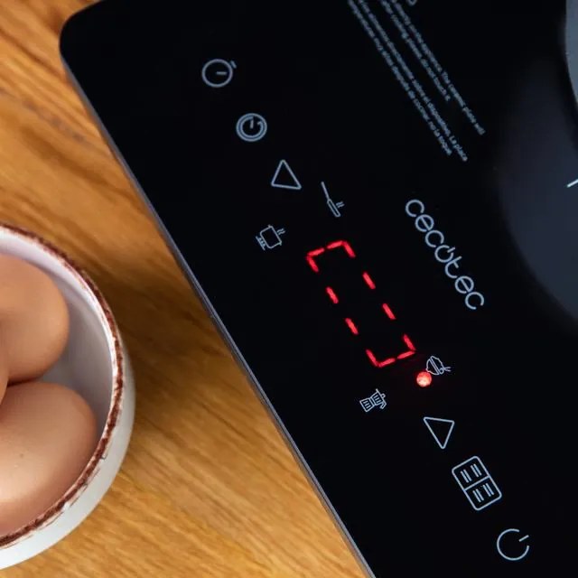 Máquina fatiadora Rock’nCut Shuriken 150 W contendo disco de 170 mm de diâmetro e sistema de ajuste gradual com máxima precisão de espessura de 0 a 15