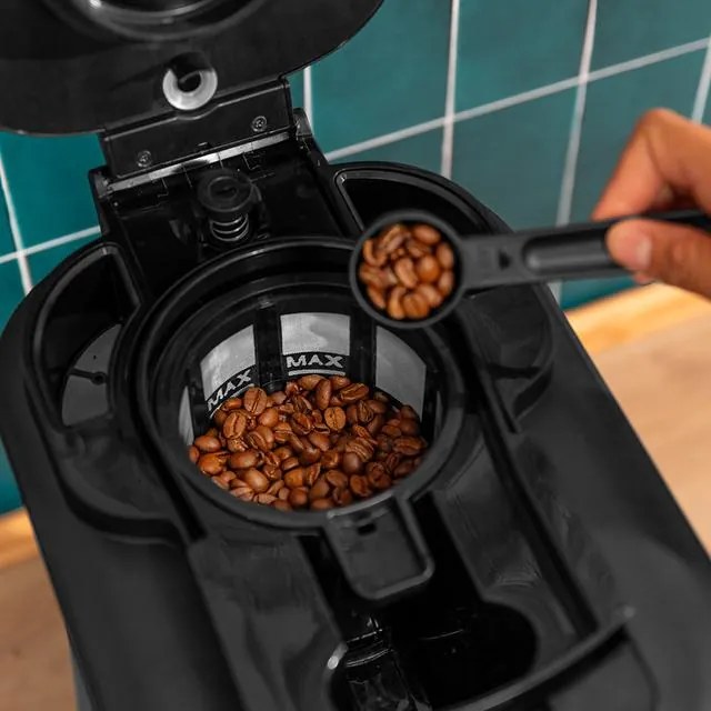 Máquina de café de filtro digital Coffee 66 Grind &amp; Drop de 12 chávenas com acabamento em aço inoxidável e intensificador de aroma