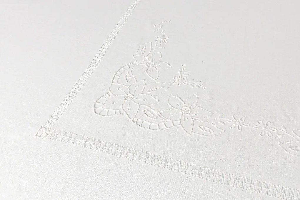 180x290 cm - Toalha de mesa de linho bordada a mão