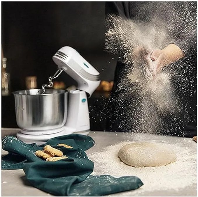 Batedeira amassadora Cecomixer Easy White. Potência 250 W com movimento planetário, 6 velocidades, Tigela de aço INOX Capacidade 3 L Branca