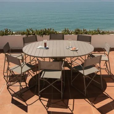 Conjunto De Mesa Extensível 145-200x145 Cm Em Alumínio Barces E 8 Cadeiras De Diretor Dobráveis De Jardim Em Aço Melida Moka Brown - Sklum