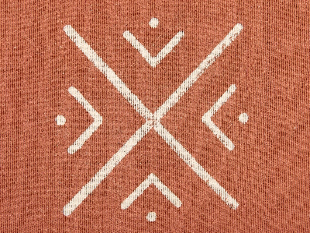 Conjunto de 2 almofadas decorativas com padrão geométrico em algodão laranja e branco 45 x 45 cm VITIS Beliani