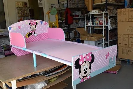 Cama infantil Minnie de madeira + colchão e almofada 140 x 70 cm