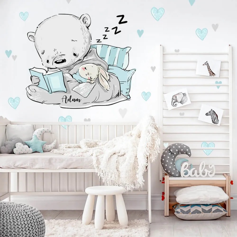 Autocolante de parede - Urso com um livro e um coelho com corações