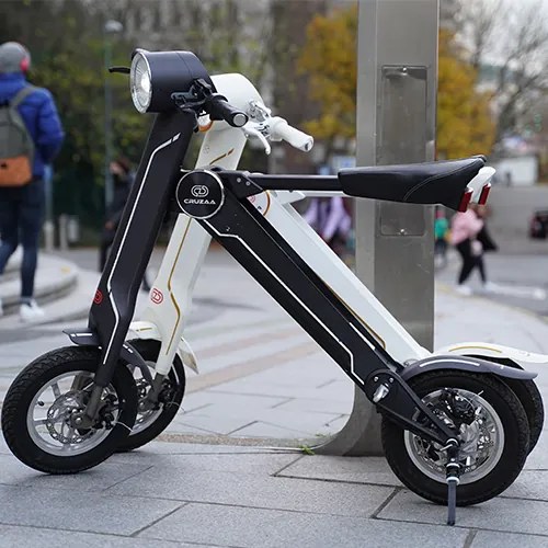 Trotinete Elétrica com Assento – Cruzaa PRO – Branco Racing – 45 km de