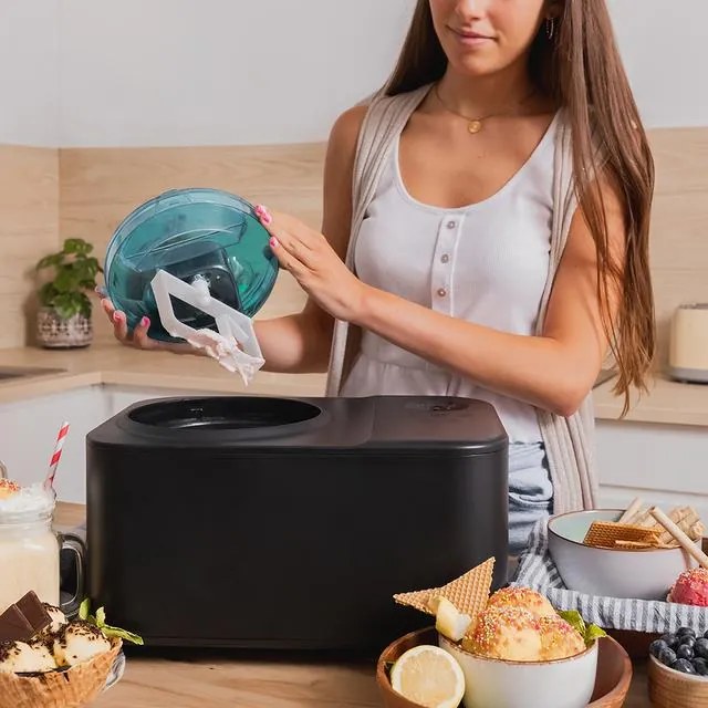 Máquina de fazer gelado Gelacy 1200 Touch com compressor de 1,2 litros de capacidade e controle touch