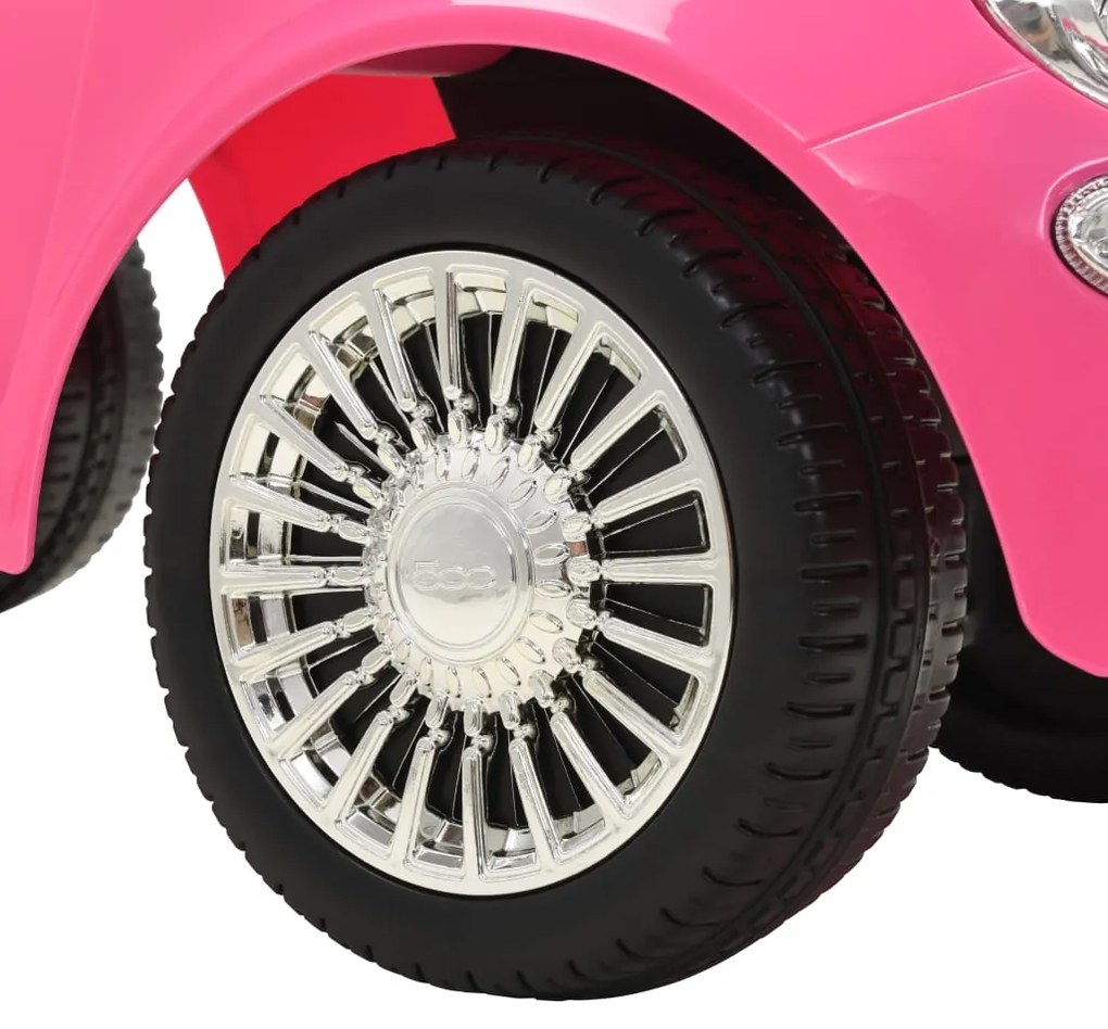 Carro de passeio Fiat 500 rosa