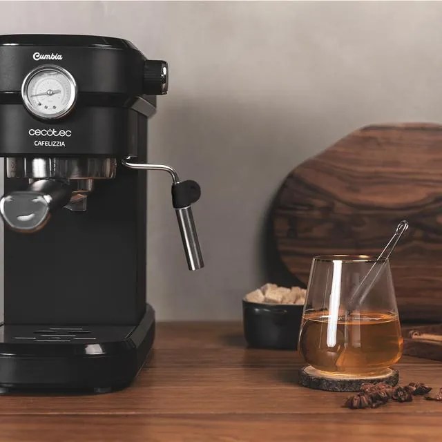 Máquina de café Expresso e Cappuccino Cafelizzia 790 Black Pro Manômetro, 1350 W, Sistema Termobloco, 20 Bares, Modo Automático para 1-2 Cafés, Vapori