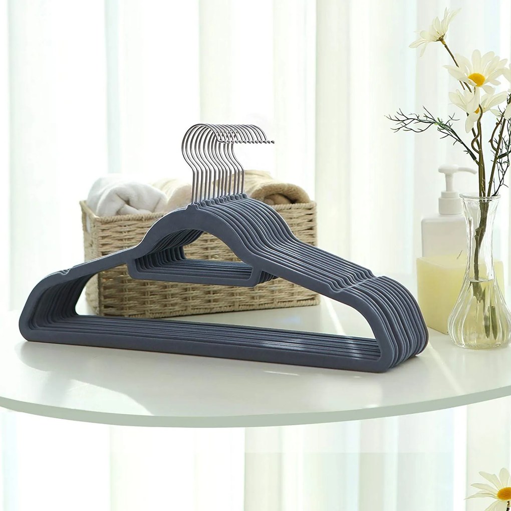 Conjunto de 100 cabides em veludo com barra 45 x 23,5 cm cinzento claro