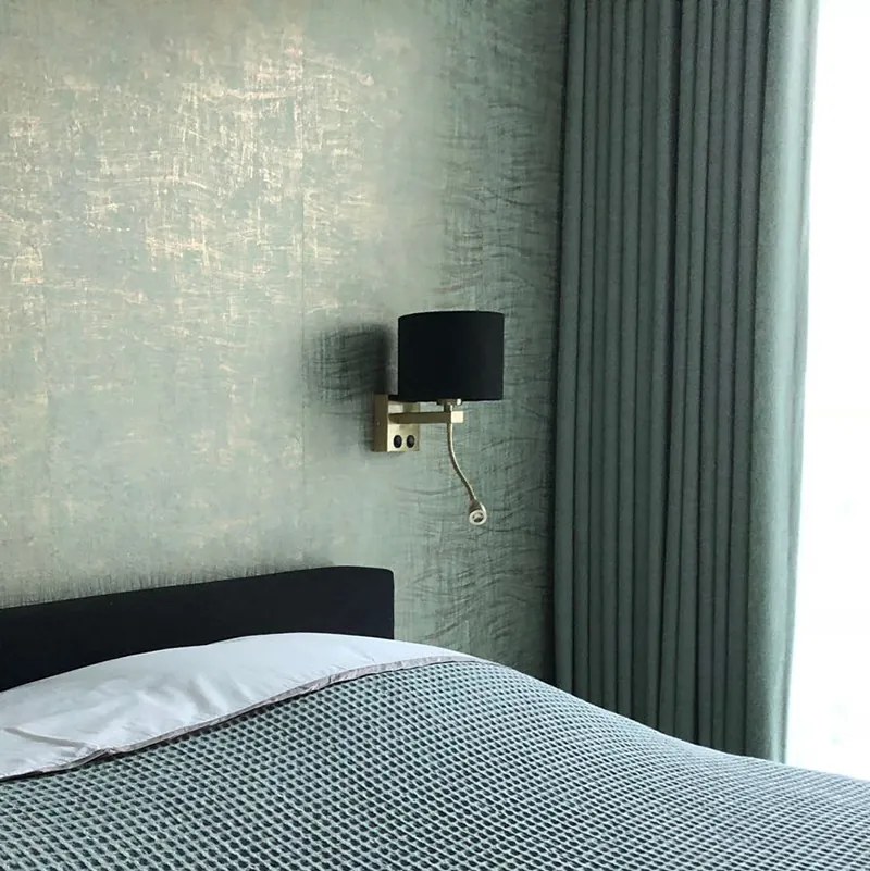 Candeeiro de parede moderno em latão com cúpula em veludo preto - Brescia