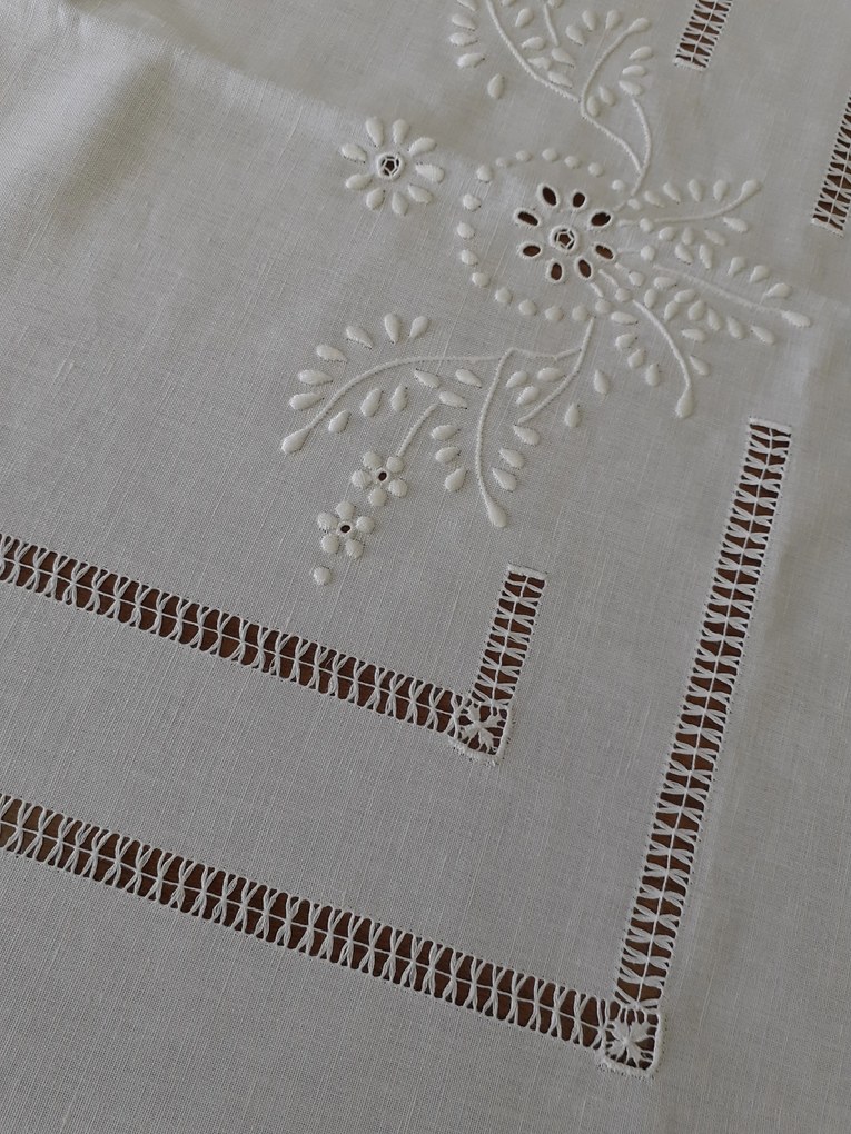 180x350 Toalha de mesa de linho bordada a mão - bordados da lixa