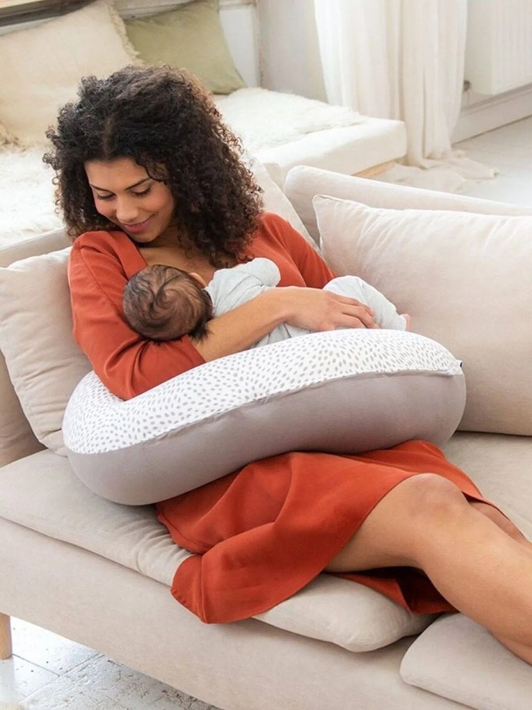 Almofada de amamentação da BABYMOOV Doomoo Buddy bege escuro liso com motivo