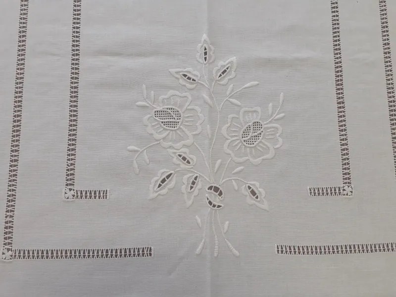 170x270 Toalha de mesa de linho bordada a mão - bordados da lixa Creative Rosemary 2021