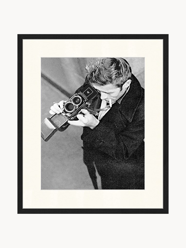 Fotografia emoldurada James Dean with Camera