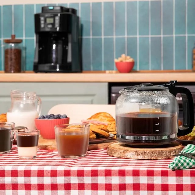 Máquina de café de filtro digital Coffee 66 Grind &amp; Drop de 12 chávenas com acabamento em aço inoxidável e intensificador de aroma