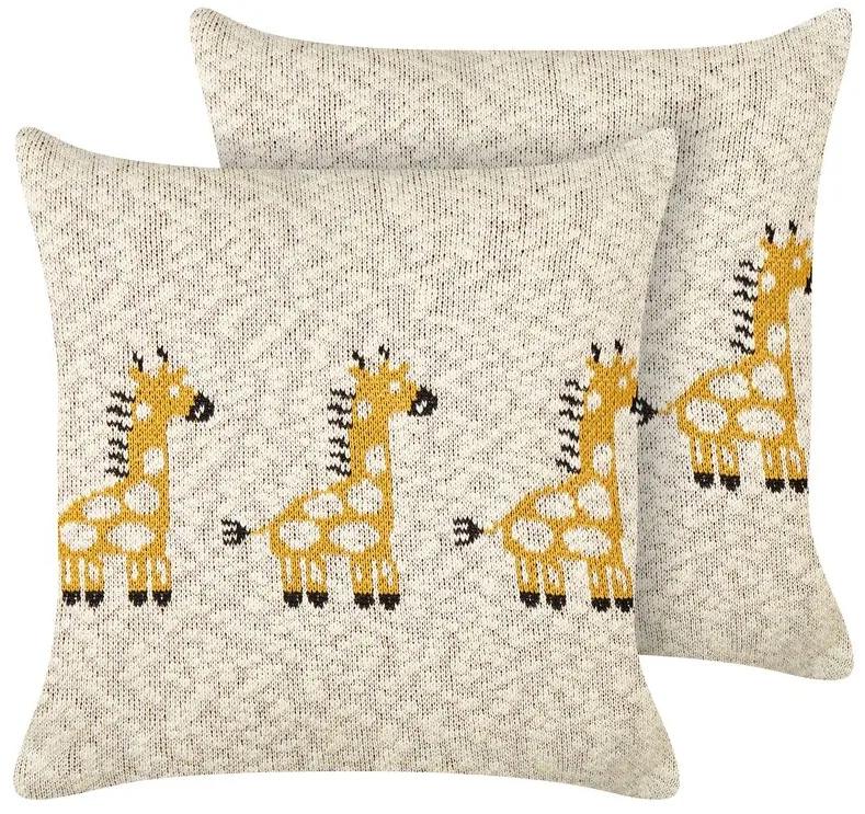 Conjunto de 2 almofadas decorativas com motivo de girafas em algodão creme 45 x 45 cm CHILARI Beliani