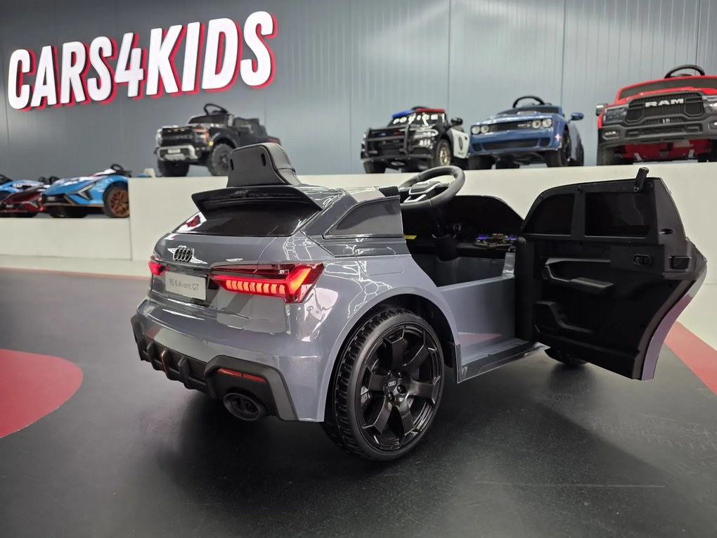 Carro elétrico infantil Audi RS6 Avant GT 12V 4x4 cinzento , telecomandado, pneus de EVA, assento em pele Cinzento