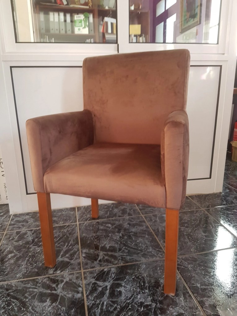 Cadeira ARQ Conti (Personalizavel)