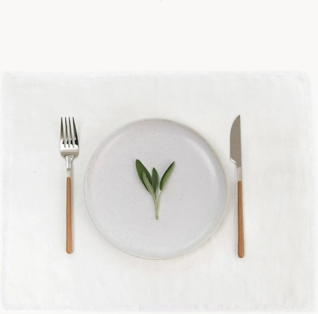 Individual de mesa em linho com franjas brancas